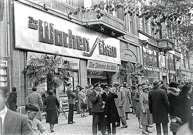 Erstes deutschen Wochenschau-Kino in Berlin.