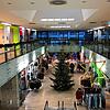 Nur sehr wenige Menschen waren am Samstag, als die Ausgangsbeschränkung in Baden-Württemberg begann, im Proma-Einkaufszentrum in ...