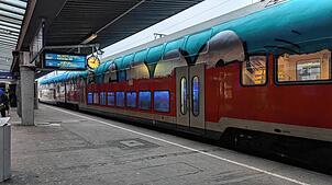 Diese Schwarzwaldbahn sieht anders aus als sonst: grün statt rot.