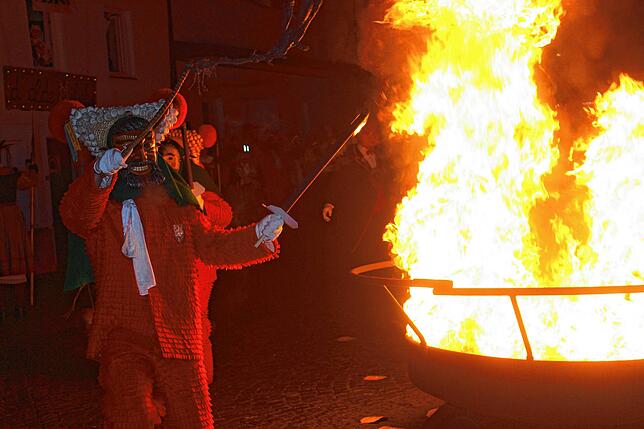 Bild 20: Nachtumzug beim Viererbund: Narrentag gipfelt in mystischer Stimmung beim Nachtumzug