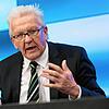 Baden-Württembergs Ministerpräsident Winfried Kretschmann (Bündnis 90/Die Grünen) hat am Donnerstag, 11. Februar, über mögliche ...