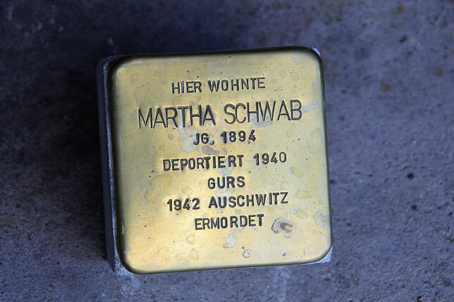 Symbolischer Stolperstein für Lotte Schwab