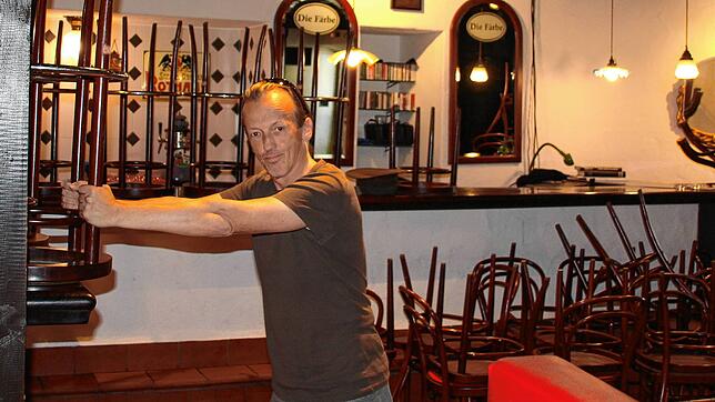 Bereits am Tag nach den Überschwemmungen gab es für den stellvertretenden Leiter der Färbe, Elmar Kühling, einiges zu tun. Mittlerweile ...