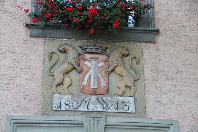 Das Wappen der Rotgerber-Familie Würth, einer der reichsten Familien im Städtle Stühlingen aus dem Jahr 1813.
