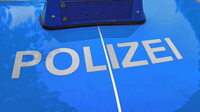 Ein Polizeiauto auf der B34 (Symbolbild). Die Polizei war bei mehreren Unfällen im Einsatz.