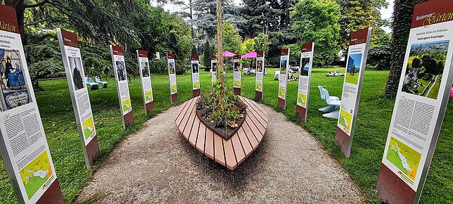 Auf bekannte und sehenswerte Gärten am Bodensee verweist derzeit eine kleine Ausstellung der Bodenseegärten im Villengarten der ...