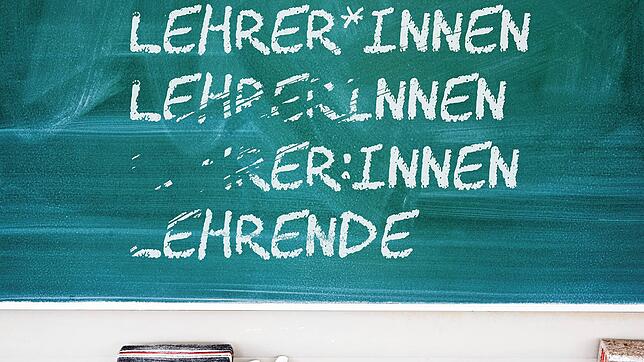 Sind mit Lehrer auch Lehrerinnen gemeint? Was in der Gesellschaft immer wieder Thema ist, soll in Behörden und Bildungseinrichtungen ...