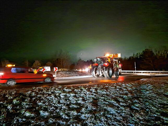 Bild 21: Bauernprotest im Schwarzwald-Baar-Kreis. Landwirt schon vor 6 Uhr unterwegs!