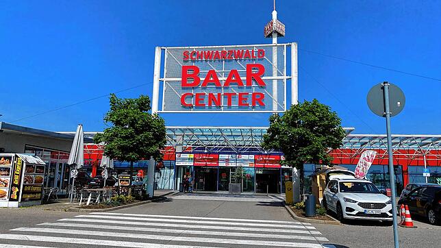 Bald gibt es hier wieder Lebensmittel: Die Umbauarbeiten in der neuen Kaufland-Filiale laufen auch Hochtouren, Eröffnung ist am 14. ...