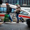 Fahrgäste laufen an einem Bahnsteig des Stuttgarter Hauptbahnhofs an einem ICE vorbei. Die Lokführergewerkschaft GDL hat ab Mittwoch zu ...