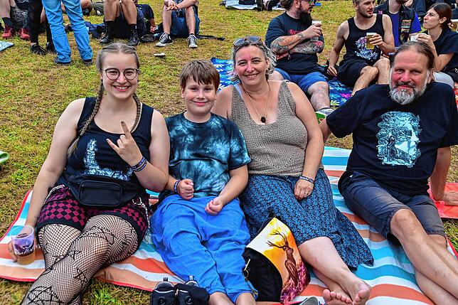 Bild 12: Tausende Metalheads feiern im Schwarzwald