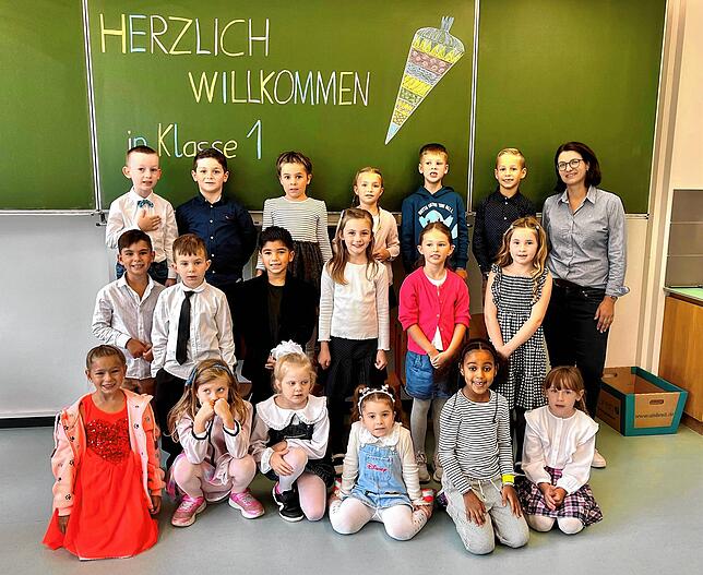 18 Jungen und Mädchen wurden in die Klasse 1a der Auwiesenschule Horheim-Schwerzen eingeschult. Klassenlehrerin ist Tamara Kropf.