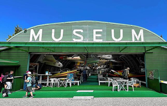 Direkt neben dem Schwenninger Flugplatz befindet sich das 1988 eröffnete Museum der Familie Pflumm.