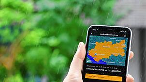 Die Nina-App zeigt am Donnerstagvormittag eine Regenwarnung für Friedrichshafen und Umgebung an.