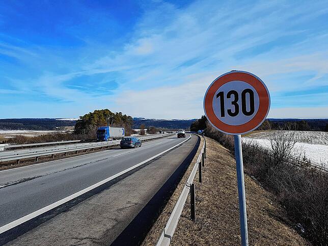 Seit März 2018 gilt auf dem Streckenabschnitt der Autobahn 81 zwischen Engen und nördlich von Geisingen eine ...
