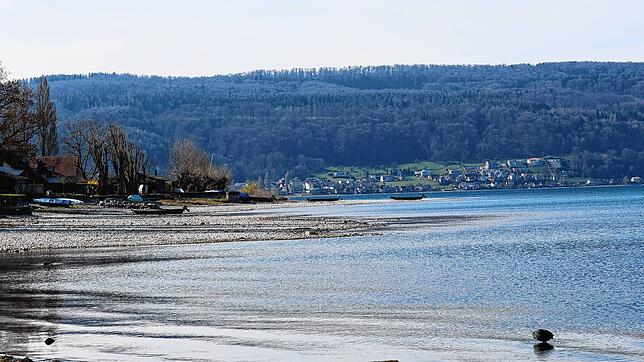 Ein ungewohnter Anblick: Bodensee-Boote, die auf einmal auf dem Trockenen liegen.