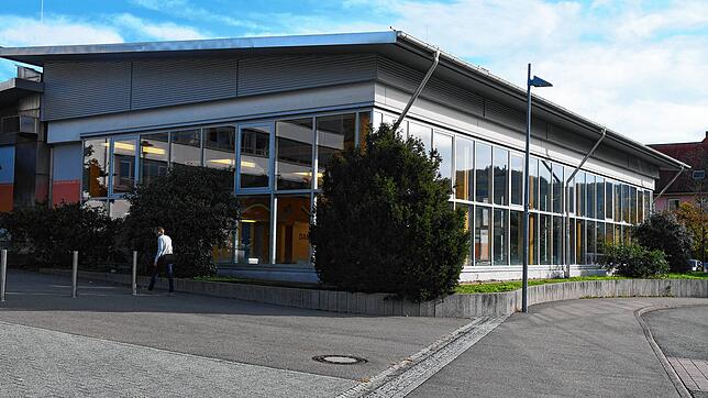 Das Hallenbad bei den Schulen an der Dillstraße in Stockach bleibt in diesem Winter geschlossen. Die technischen Vorgaben für den ...
