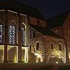 Mit nur einigen Leuchten und geringer Intensität wurden in den vergangenen Wochen die romanischen Kirchen auf der Insel Reichenau an ...