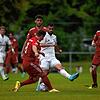 Der FC Überlingen (rote Trikots) hatte dem FV Ravensburg nicht viel entgegenzusetzen im Finale des Markdorf-Cups.