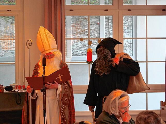 So sehen Nikolaus und Knecht Ruprecht aus, wenn sie von der Kolpingfamilie Tiengen unterwegs sind.