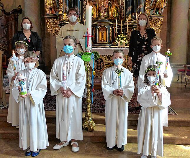 In der Pfarrei St. Ulrich in VS-Obereschach trat der aktuelle Jahrgang &ndash; Mia Saphira Stöffelmaier, Lena Roth, Johanna Fühnus, ...