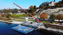 Nach dem Ende der Landesgartenschau wird die Seebühne im Uferpark, der künftig Bürgerpark heißen soll, mit einem Autokran abgebaut. Nun ...