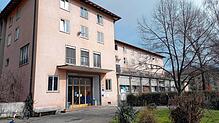 Eigentlich ein Fall für die Abrissbirne, doch die Unterkunft in der Steinstraße wird dringend für die Unterbringung von Flüchtlingen ...