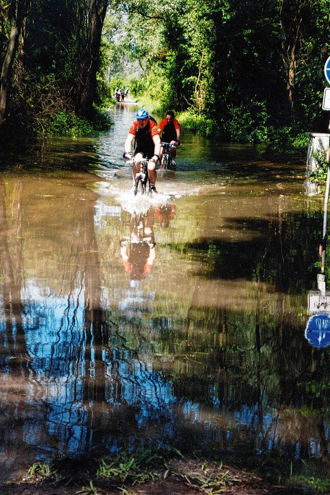 Bild 17: Archivfotos vom Hochwasser 1999: Reichenau vom Festland abgeschnitten