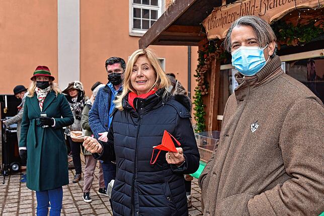 Unser Bild zeigt von rechts: Christian Erbprinz zu Fürstenberg, Maximiliane Fürstin zu Fürstenberg, Landtagsabgeordneter Niko Reith und ...
