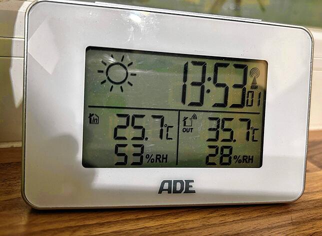 Temperatur am Hitze-Mittwoch, 2. Juli, in Villingen: 35,7 Grad auf dem Südbalkon.