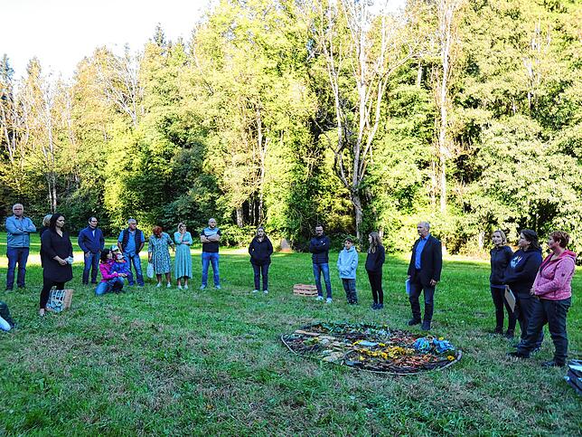 Gefragt: Beim ersten Informationstreffen Ende September zeigten zahlreiche Eltern Interesse am kommunalen Waldkindergarten.