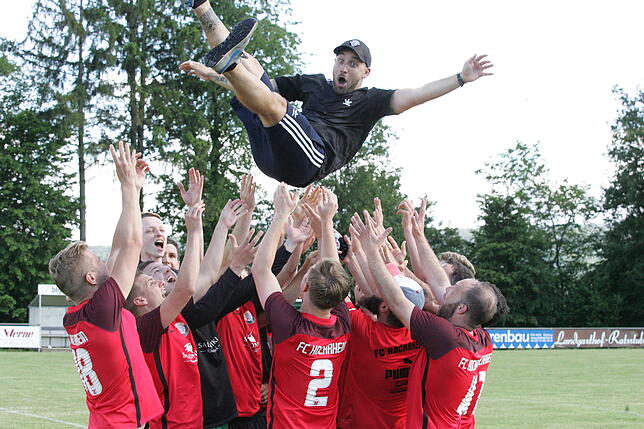 Bild 9: Dramatisches 2:1 gegen SV Berau: FC Hochrhein ist Meister &ndash; wir haben die Bilder!
