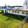 Die Dachlandschaft des Kindergartens Riedheim (hier die Ansicht von Norden) eignet sich ideal für eine Belegung mit einer PV-Anlage.