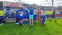 Jubel beim FC Singen nach dem 1:0-Sieg in Denkingen. Der Tabellenführer der Landesliga steht kurz vor dem Aufstieg in die Verbandsliga.