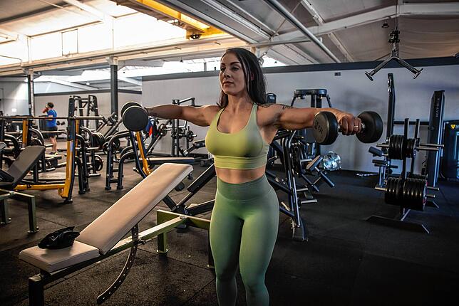 Trainieren für die perfekte Figur: Bodybuilderin Patricia Romeo-Mayer im Fitnessstudio „Next Level Gym“ in Singen.