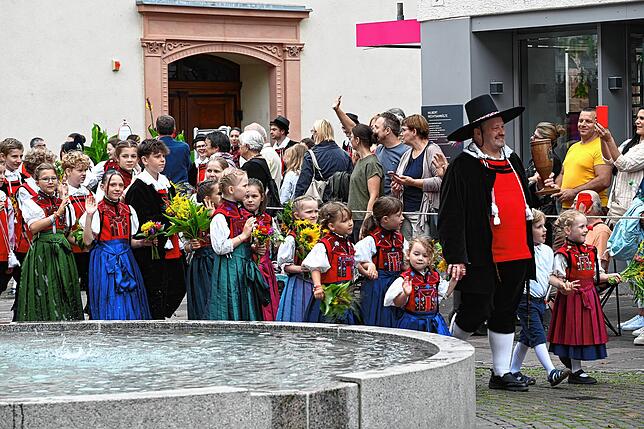 Bild 9: So schön ist das bunte Treiben am Chilbi-Festumzug (Teil 1)