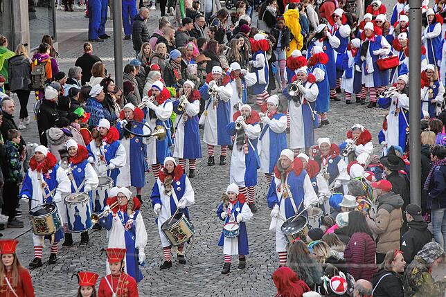 Bild 11: Bilder vom großen Kinderumzug in VS-Villingen am Schmotzigen &ndash; Teil 2