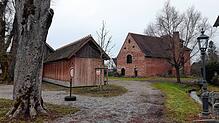 Jetzt steht fest, wie und was gebaut werden darf: Für das Areal rund um die historische Kegelbahn (links) und den Eiskeller wurde die ...