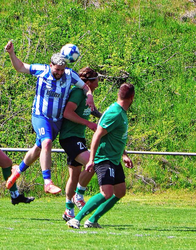 Bild 11: Der FC Kappel gewinnt mit 4:2 bei den Sportfreunden Schönenbach. Wir waren mit der Kamera dabei!