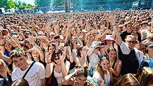 Wahnsinn! Das Campus-Festival 2025 ist ausverkauft, das Wetter spielt beim Open-Air auch mit und rund 25.000 Menschen strömen ins ...