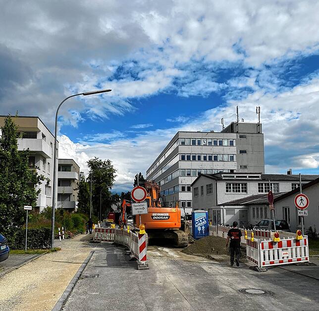 Neben dem Areal wird bereits gebaggert.