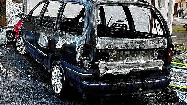 Feuerwehr und Polizei waren am Sonntag in Gaienhofen-Hemmenhofen bei einem kuriosen Einsatz gefordert.