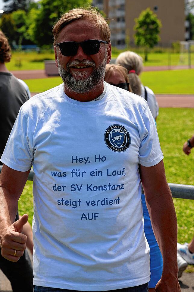 Bild 2: So sehen Sieger aus! Die besten Bilder von der Meisterfeier des SV Konstanz