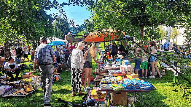 Bild 2: So schön war es auf dem SÜDKURIER-Flohmarkt in Bad Säckingen