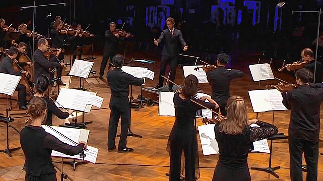 Das SWR-Symphonieorchester mit dem Dirigenten Lorenzo Viotti bei einer Aufzeichnung, die bald im Stream zu sehen sein soll.