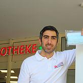 Murat Baskur, Inhaber der Petershauser Apotheke. Bild: Andreas Schuler