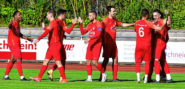Bild 1: Neuer Spitzenreiter FC Tiengen 08 besiegt den TuS Efringen-Kirchen mit 4:1 &ndash; und wir haben Bilder!