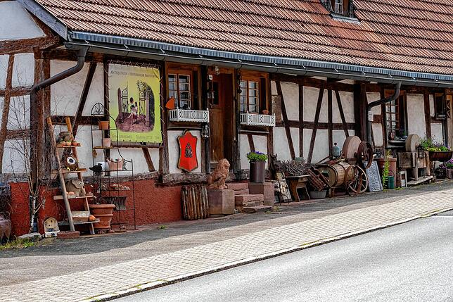 Antiquitätengeschäft an der Dauchinger Straße.