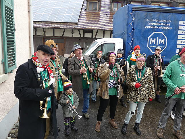 Bild 3: Rathaussturm in Ahausen: Die beeindruckendsten Bilder des Fasnacht-Spektakels in 2025