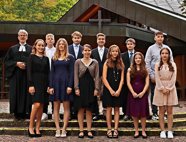 Elf Jugendliche haben in der evangelischen Kirchengemeinde Waldshut ihre Konfirmation gefeiert. Wegen der Pandemie konnten die für Mai ...